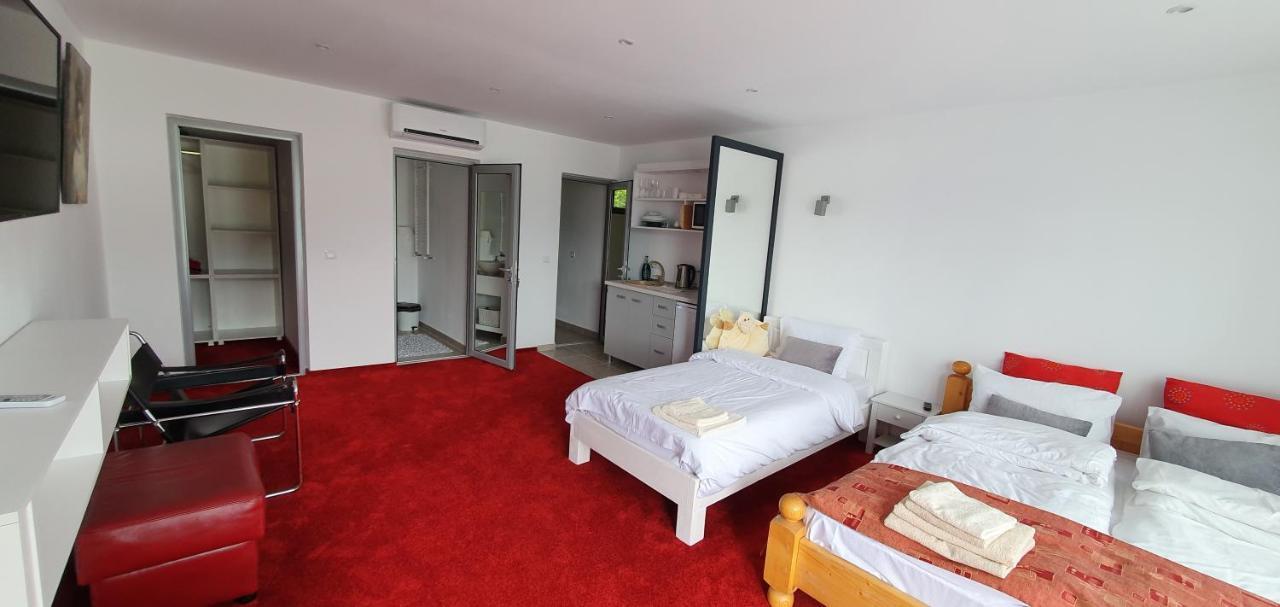 Modern Rooms Колибица Экстерьер фото